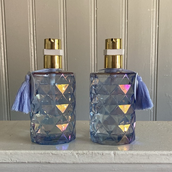 HP NWT-2 Blue Iridescent Diamond Glass Luxury Hand Soap Pumps Sandalwood Vanilla - Picture 1 of 17